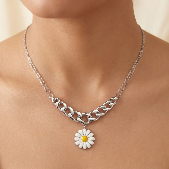 Daisy Curb Necklace — 2