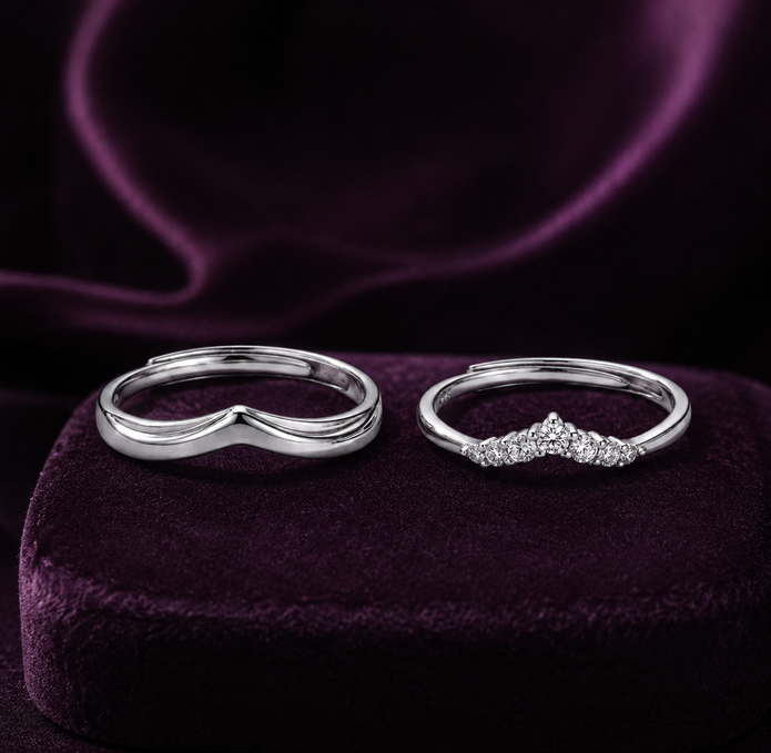 Shimmering V-Stack Rings